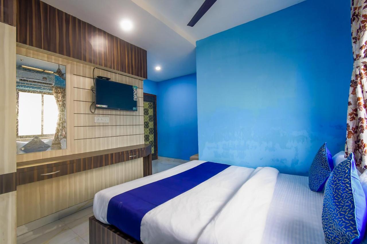 Hotel Blue Abedin コルカタ エクステリア 写真