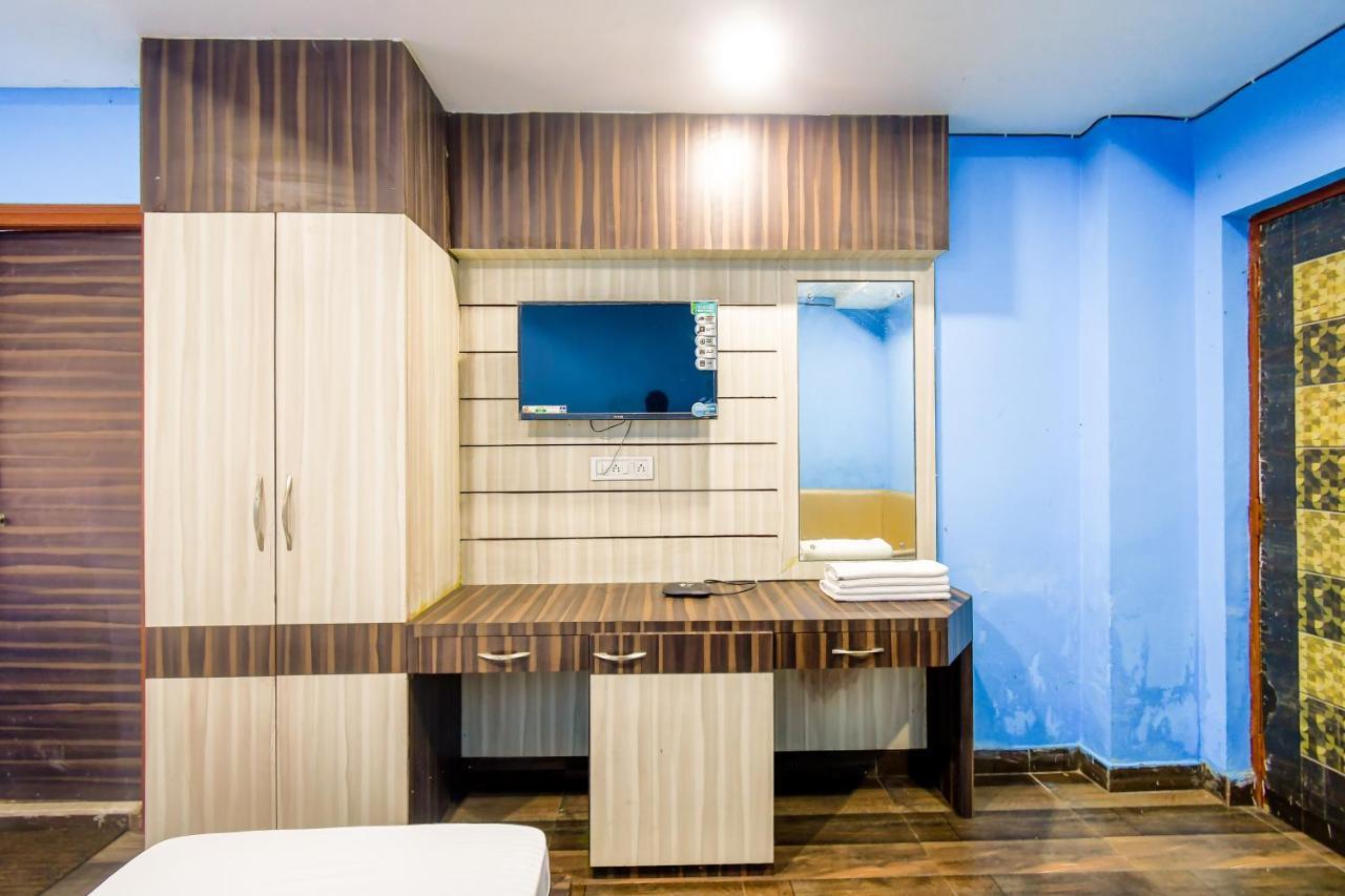 Hotel Blue Abedin コルカタ エクステリア 写真