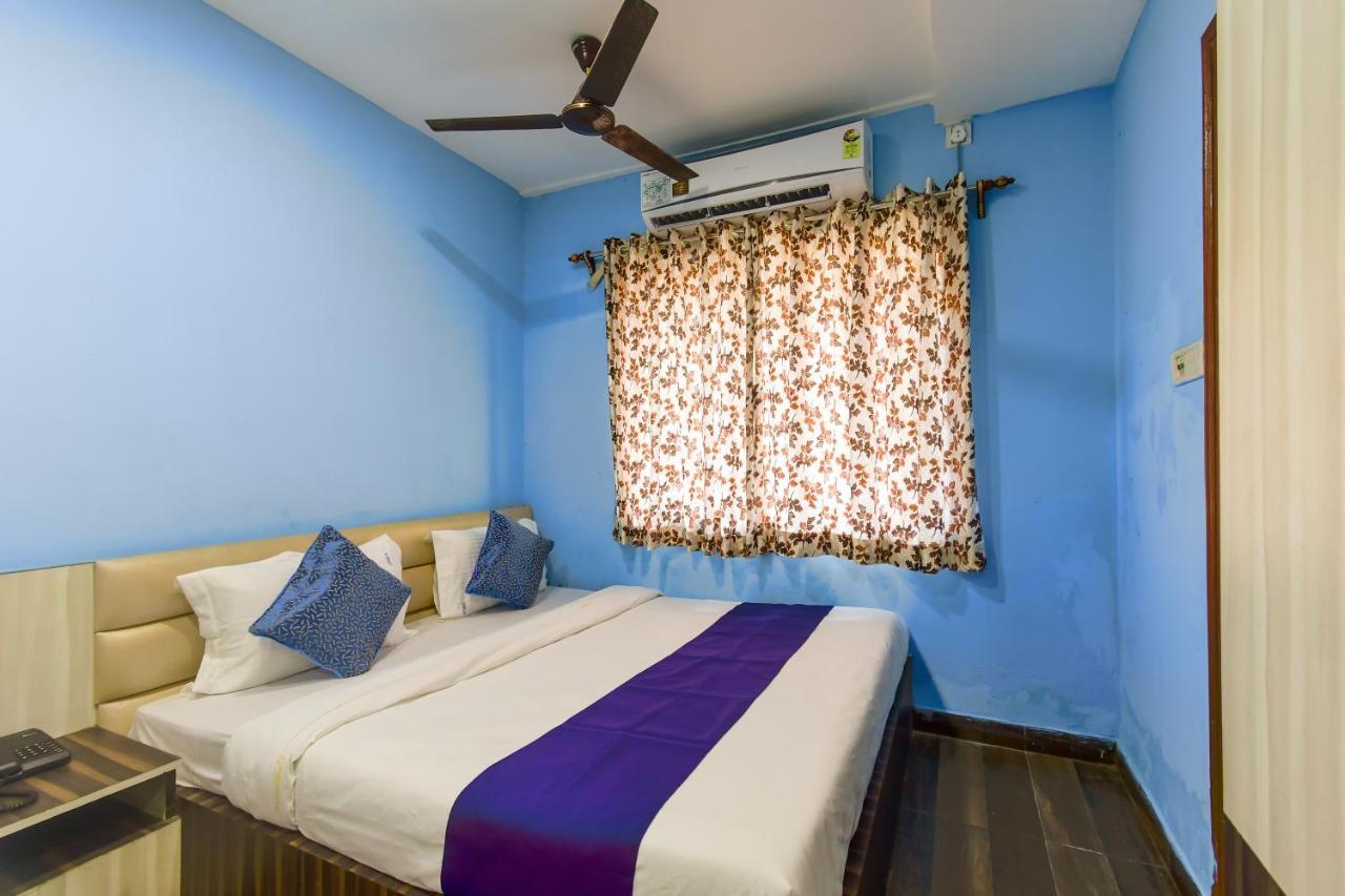Hotel Blue Abedin コルカタ エクステリア 写真