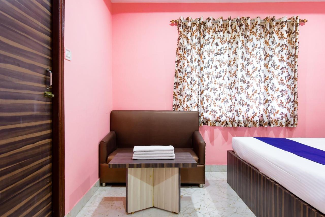 Hotel Blue Abedin コルカタ エクステリア 写真
