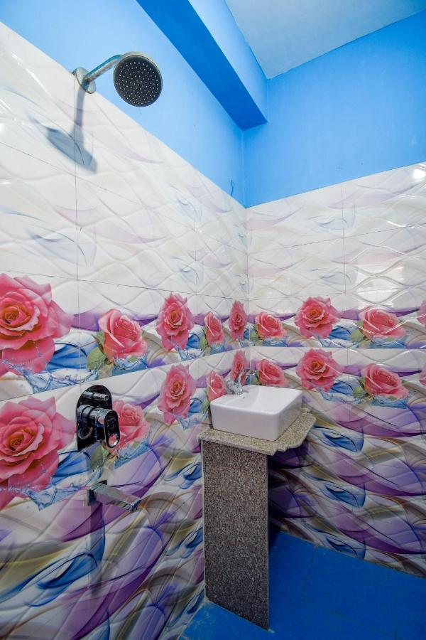 Hotel Blue Abedin コルカタ エクステリア 写真