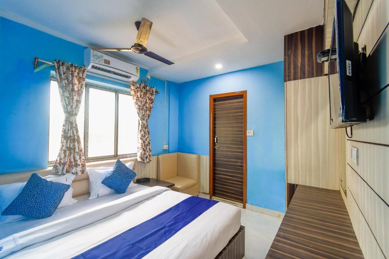 Hotel Blue Abedin コルカタ エクステリア 写真